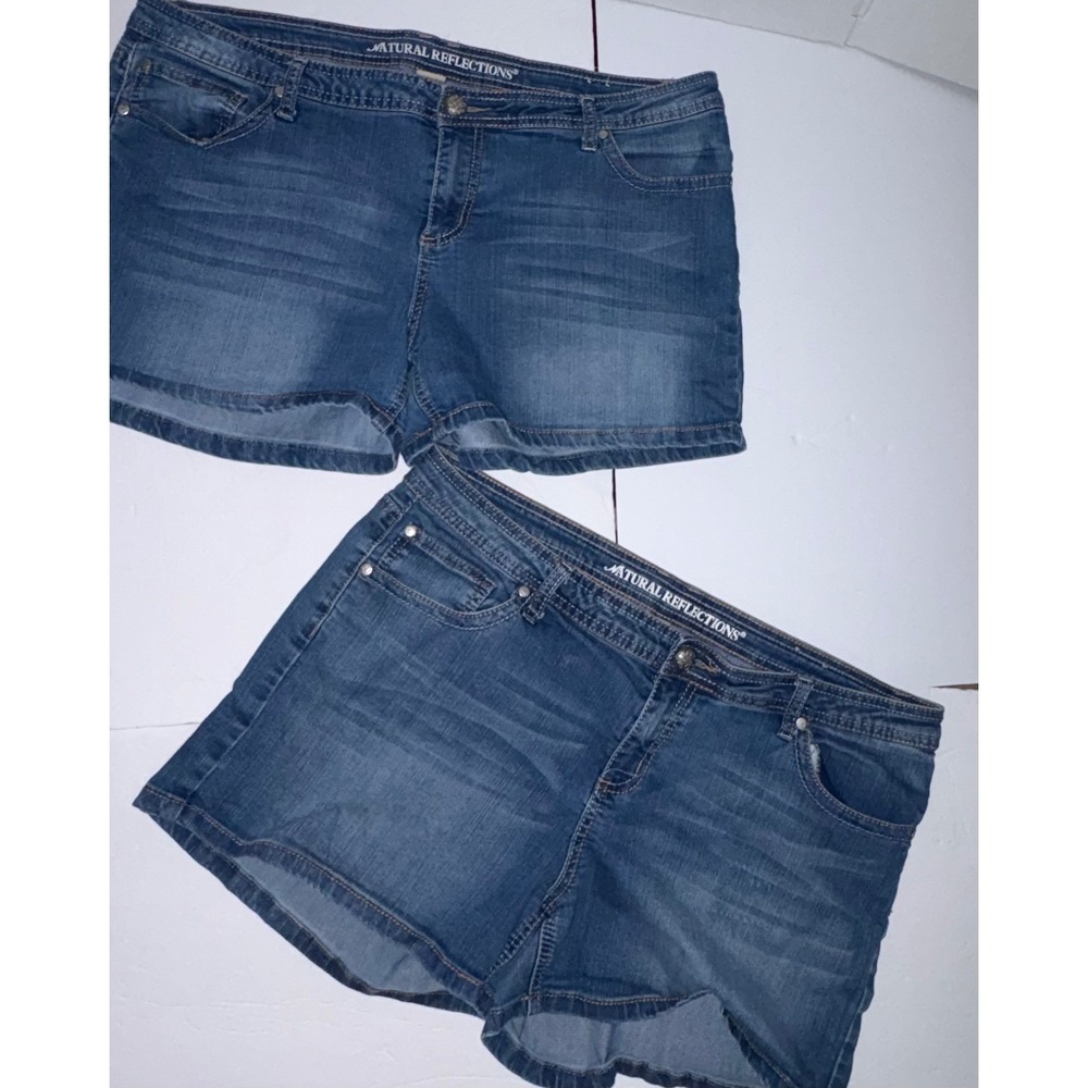 Natural Reflections Denim Shorts Size 18 Blue Mid Rise Embroidered Flap Pocket